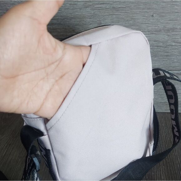 Under Armour Loudon Crossbody Bag / Dash Pink - Picture 3 of 7